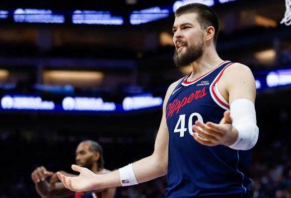 开云体育app下载-多队渴望挖角祖巴茨 快艇沉没散场时间或提前到来