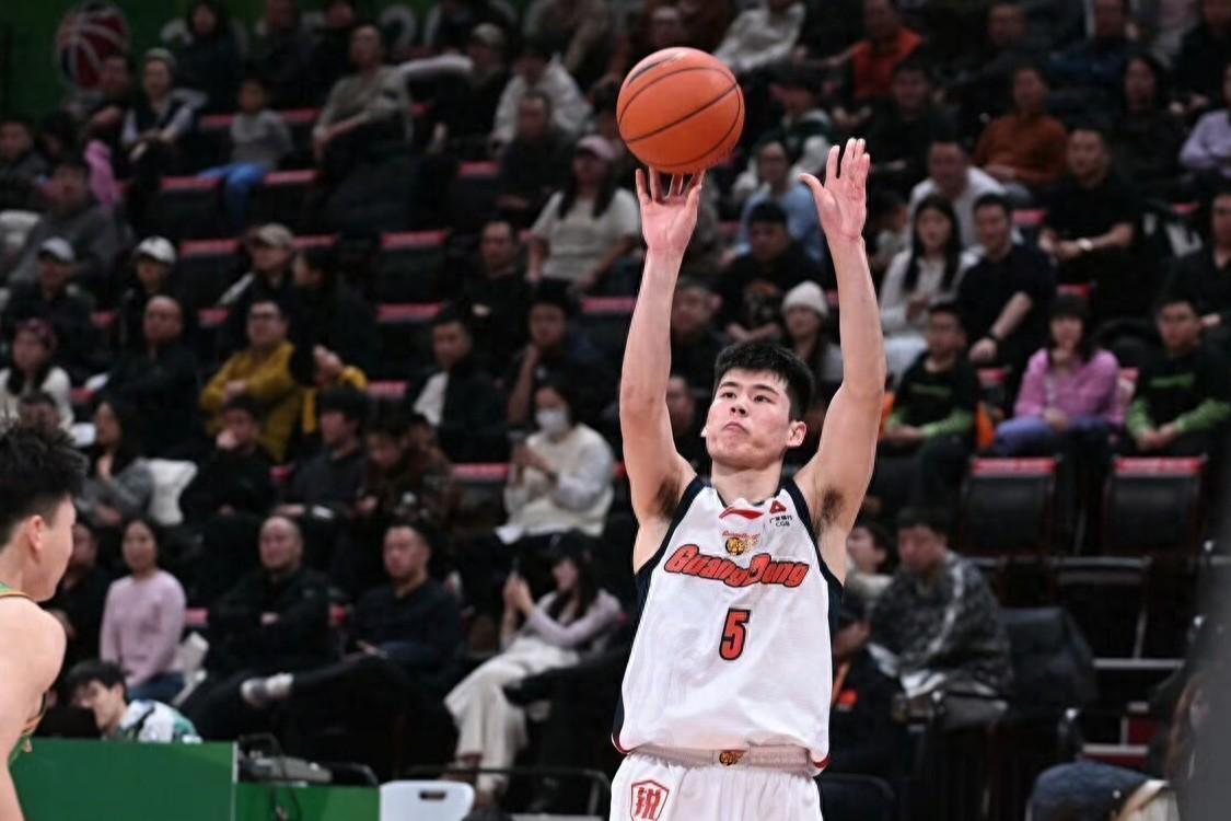 错怪徐杰！辽粤战低迷事出有因，杜锋提新要求，三外援有最佳拍档