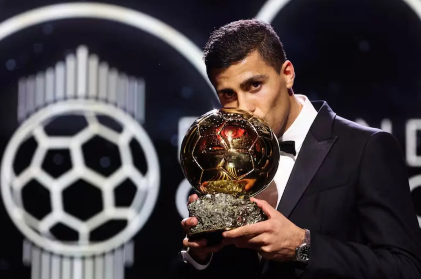 马卡报：金球奖主办方希望修复与皇马关系，盼今年颁奖前和解