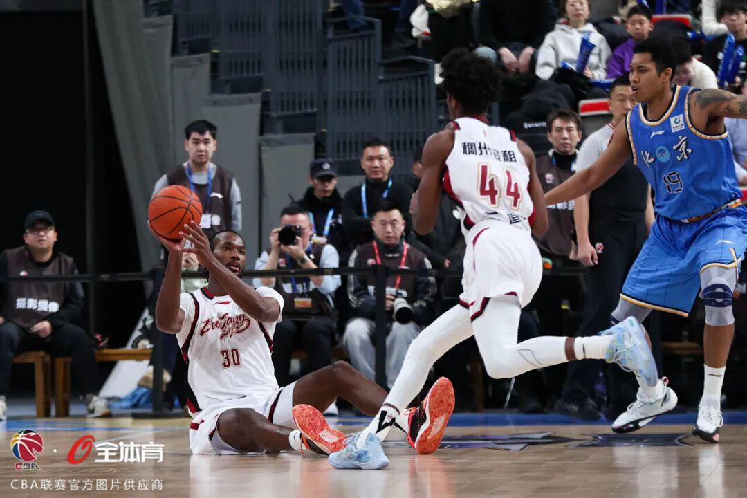 开云体育登录入口-【CBA联赛】第十八轮｜浙江稠州金租73-79北京北汽