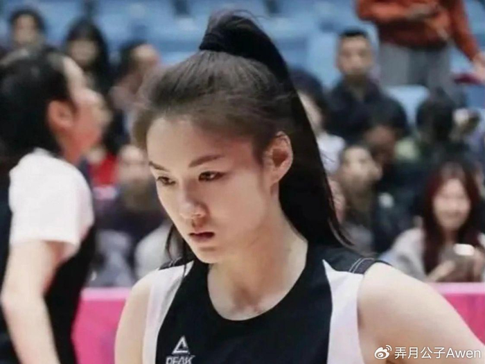 开云体育登录入口-光漂亮有什么用？5中1+正负值最低，球迷：回去看王思雨的比赛录像|张曼曼|女篮|宫鲁鸣|中国女篮|国家队_新浪体育_新浪新闻